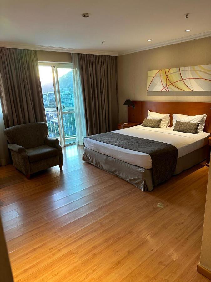 Flat Com Vista Panoramica -15- Na Barra Da Tijuca - Estacionamento Gratuito - Frigobar - Ar Condicionado - Piscina - Academia - Balsa Para Praia Gratis - Varanda - Vista Parcial Mar E Lagoa Rio de Janeiro Luaran gambar
