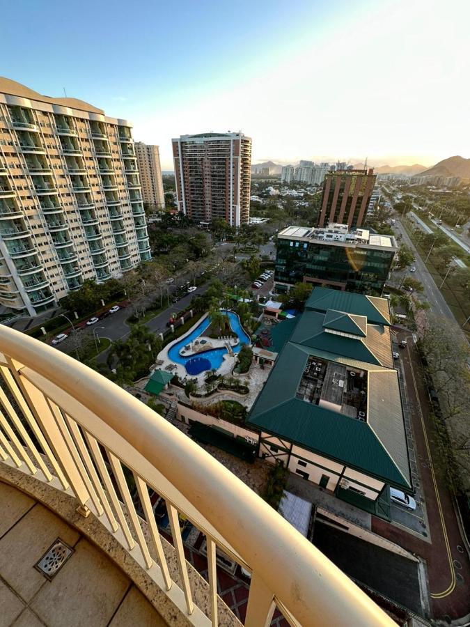 Flat Com Vista Panoramica -15- Na Barra Da Tijuca - Estacionamento Gratuito - Frigobar - Ar Condicionado - Piscina - Academia - Balsa Para Praia Gratis - Varanda - Vista Parcial Mar E Lagoa Rio de Janeiro Luaran gambar