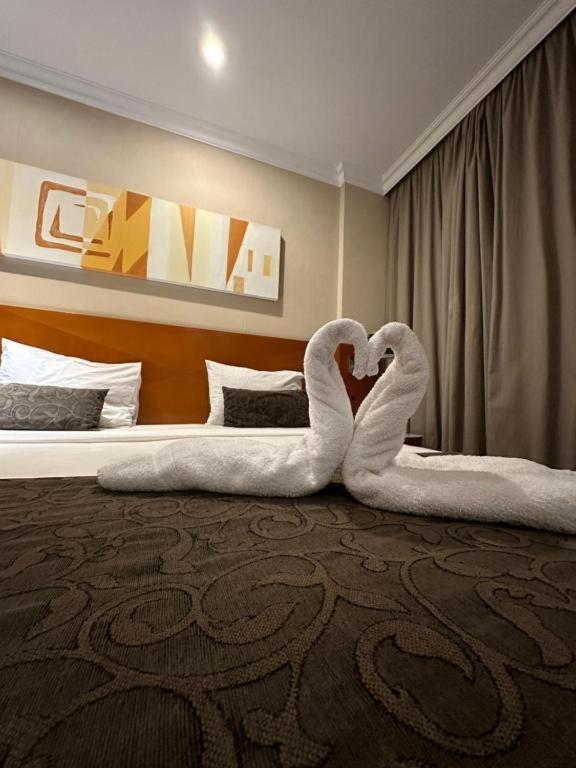 Flat Com Vista Panoramica -15- Na Barra Da Tijuca - Estacionamento Gratuito - Frigobar - Ar Condicionado - Piscina - Academia - Balsa Para Praia Gratis - Varanda - Vista Parcial Mar E Lagoa Rio de Janeiro Luaran gambar