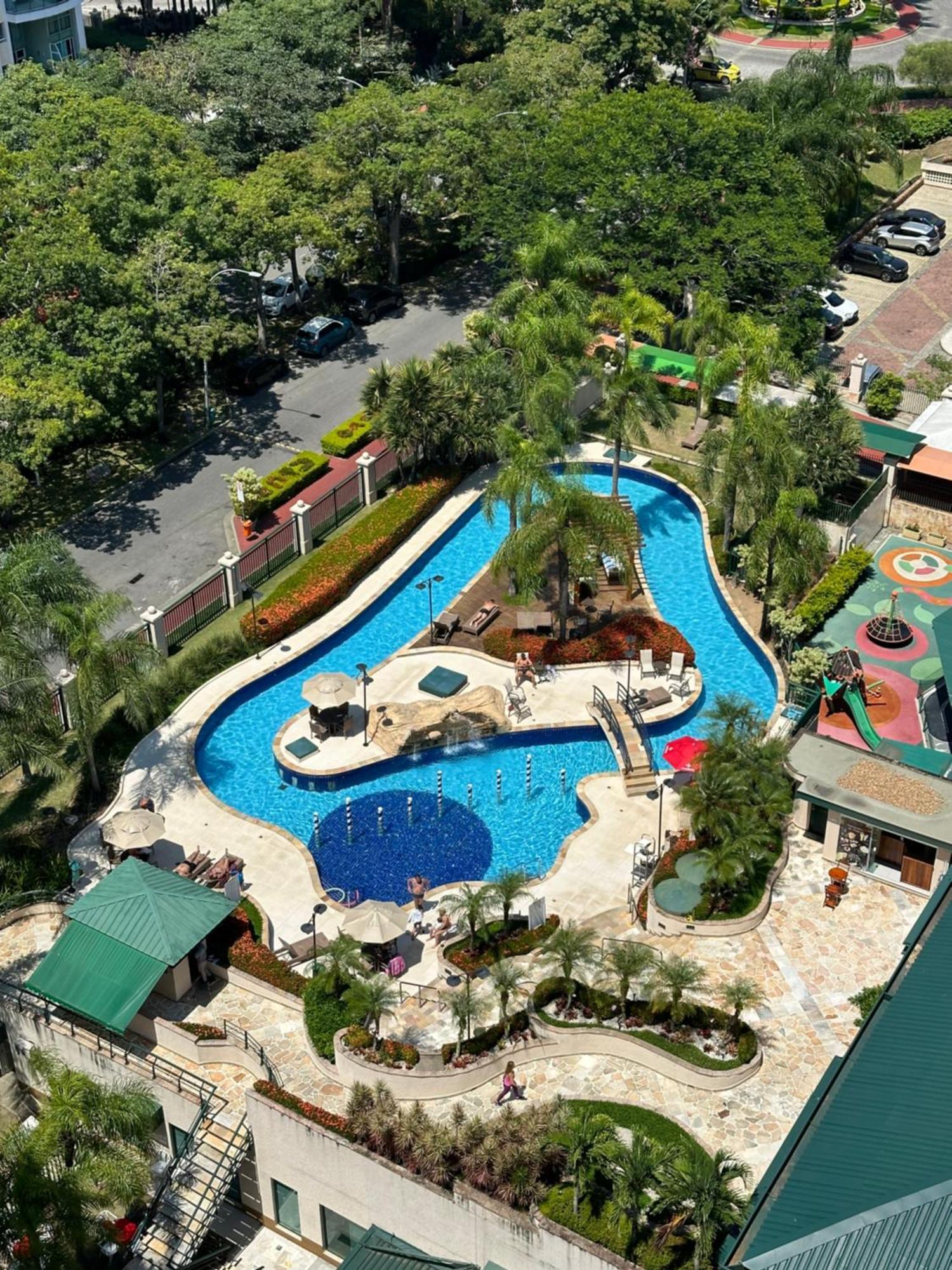 Flat Com Vista Panoramica -15- Na Barra Da Tijuca - Estacionamento Gratuito - Frigobar - Ar Condicionado - Piscina - Academia - Balsa Para Praia Gratis - Varanda - Vista Parcial Mar E Lagoa Rio de Janeiro Luaran gambar