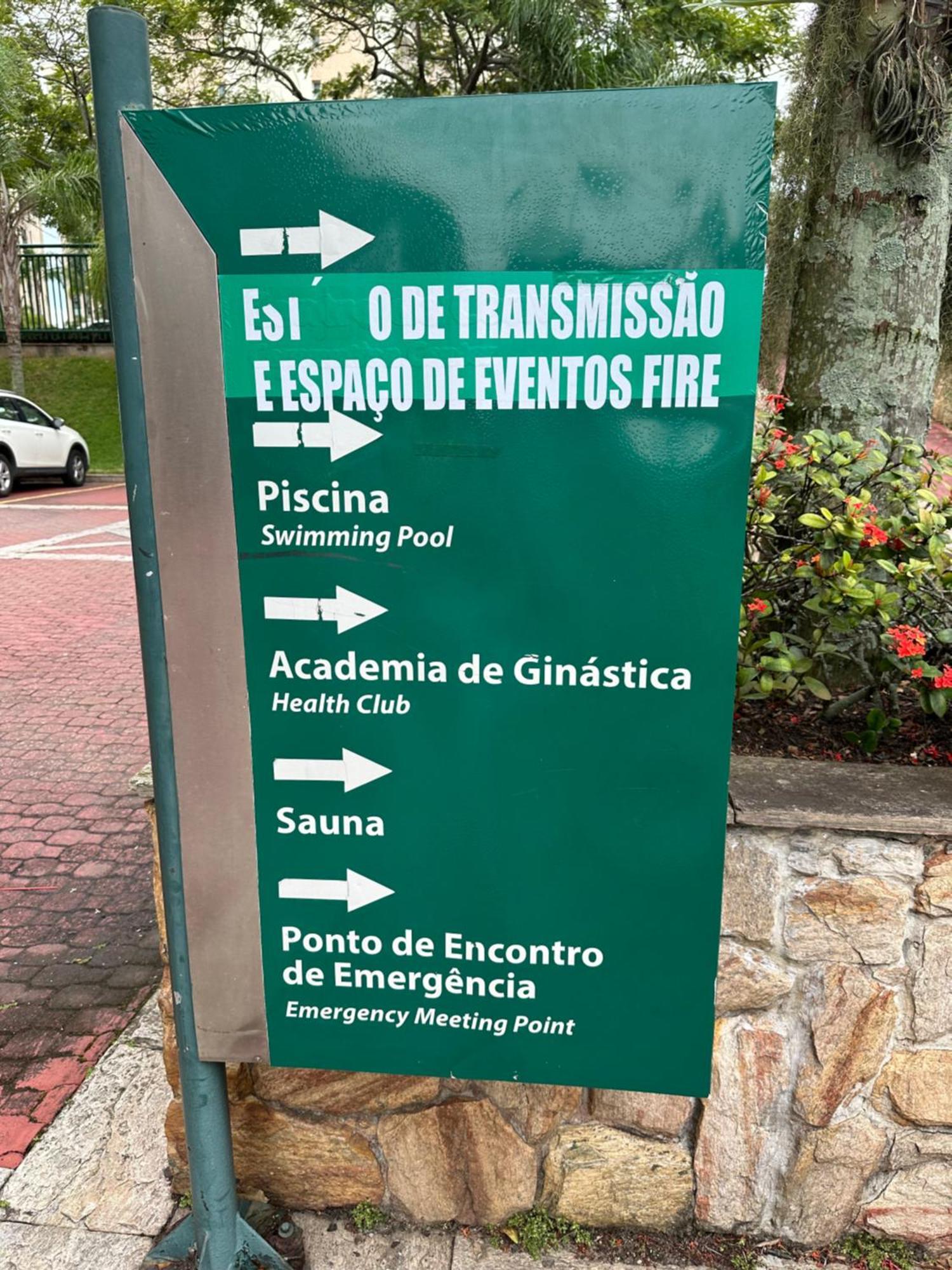 Flat Com Vista Panoramica -15- Na Barra Da Tijuca - Estacionamento Gratuito - Frigobar - Ar Condicionado - Piscina - Academia - Balsa Para Praia Gratis - Varanda - Vista Parcial Mar E Lagoa Rio de Janeiro Luaran gambar
