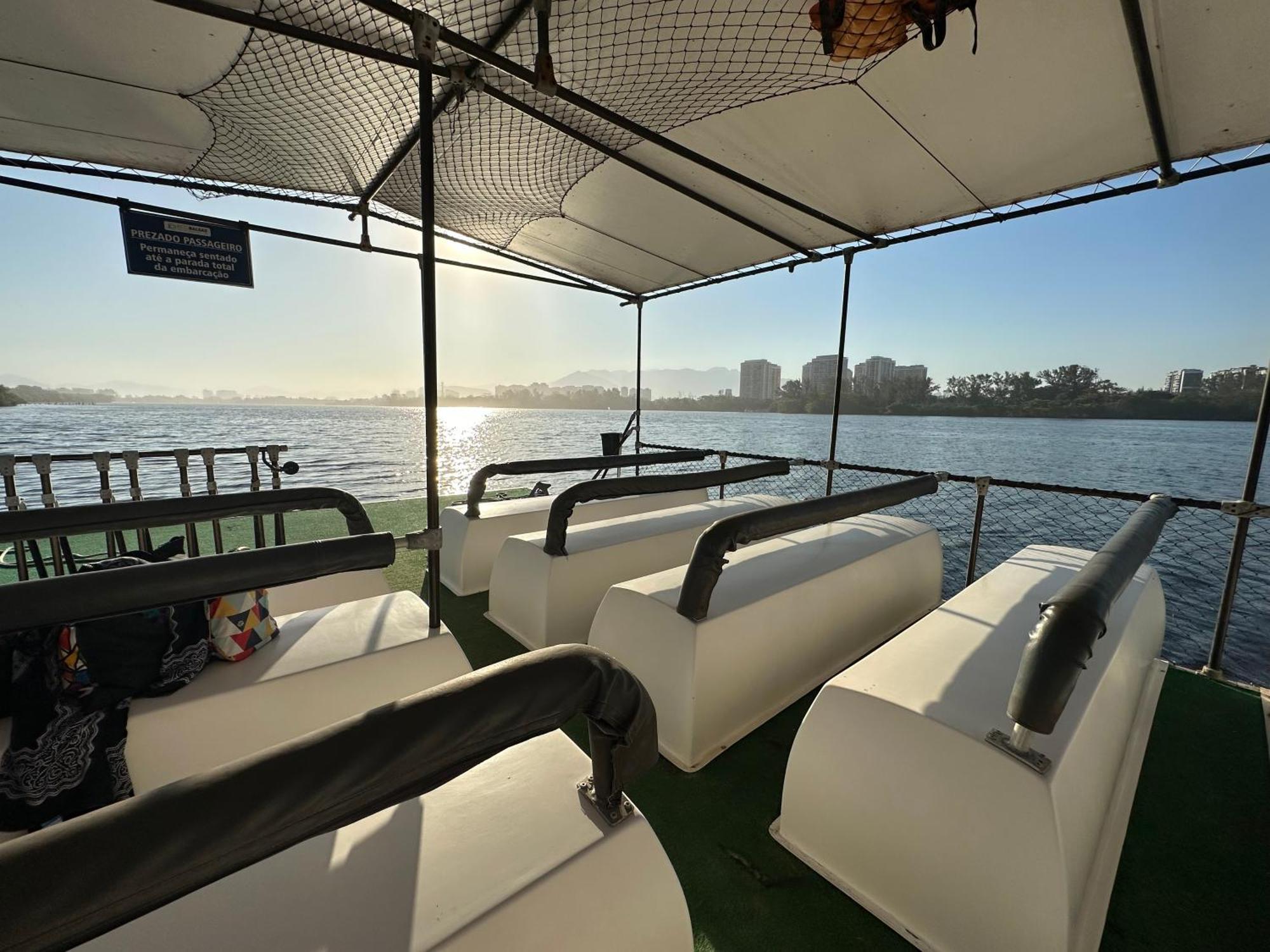Flat Com Vista Panoramica -15- Na Barra Da Tijuca - Estacionamento Gratuito - Frigobar - Ar Condicionado - Piscina - Academia - Balsa Para Praia Gratis - Varanda - Vista Parcial Mar E Lagoa Rio de Janeiro Luaran gambar